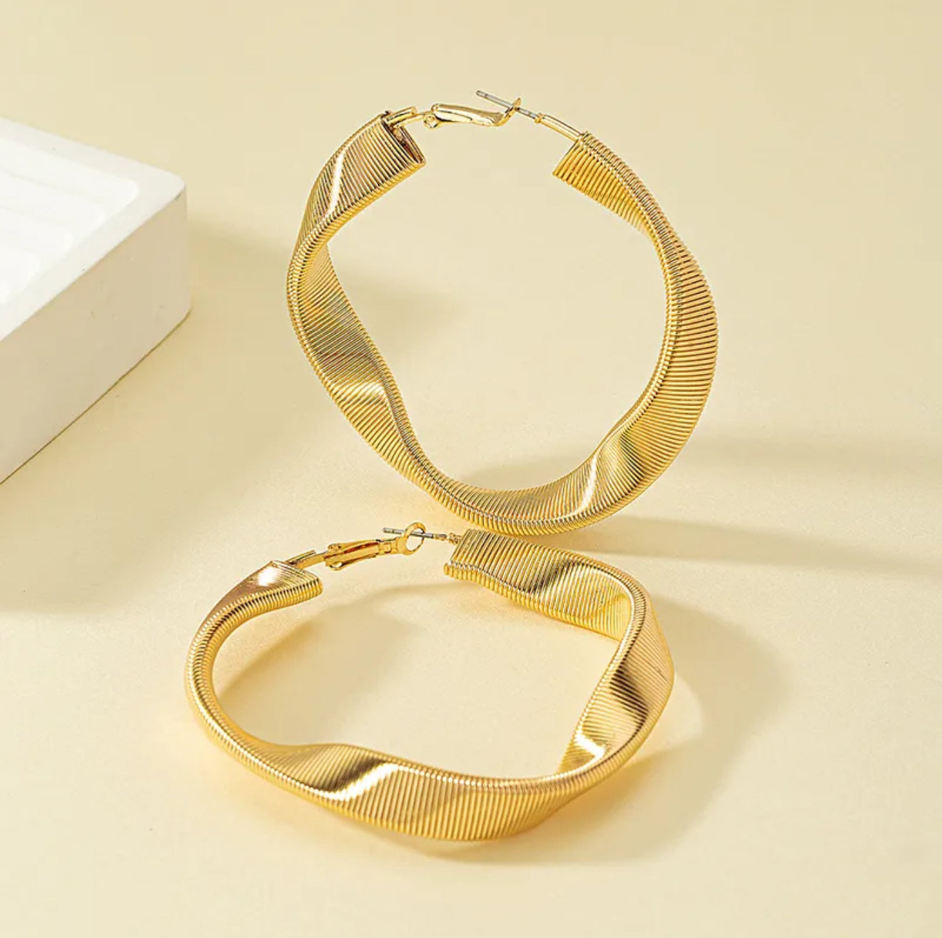 Golden Curve Hoops